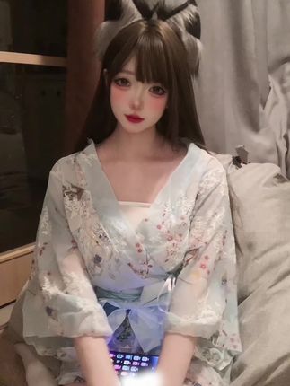 水蜜桃桃cc的夏日解暑秘诀，微密圈视图分享，感受她的清凉魅力