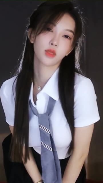 感受南妹儿T台秀反差之美动感光波内卷惊艳全场