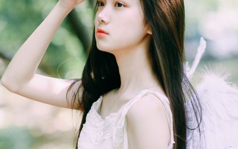 棒棒橙《挥着翅膀的女孩》 – YiTuYu艺图语