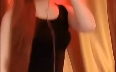 小燃燃健身版舞蹈揭秘，如何练就完美身材？