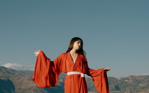 心尖一点红好看个性 精美 仙气 模特 人像 古装 – YiTuYu艺图语