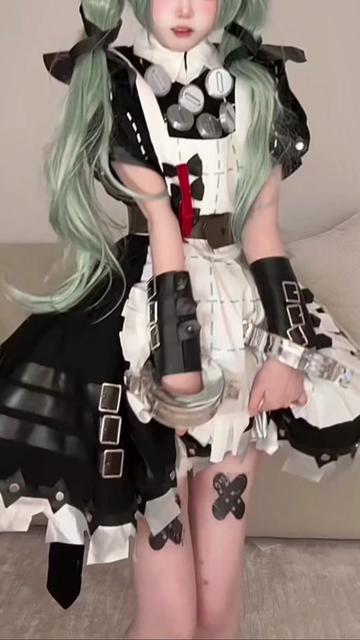 ZinieQ的佩罗娜cos，可爱角色扮演赏析