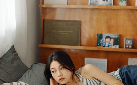 九月《寝居女子写真集》 – YiTuYu艺图语