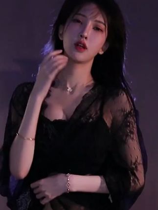 斗鱼萌七的舞蹈秀，欣赏萌七最新的舞蹈演绎