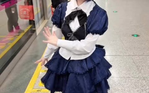 嗷呜虎虎(虎森森)圣诞精灵cos写真图集,圣诞cosplay美图