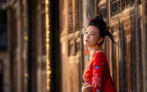 李晓欣《红尘若梦》 – YiTuYu艺图语