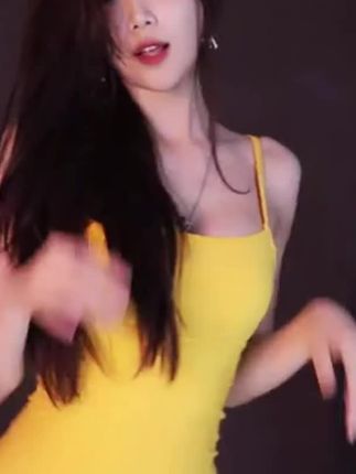 斗鱼萌七舞蹈特别版，观看萌七特别版的舞蹈表演与技巧展示