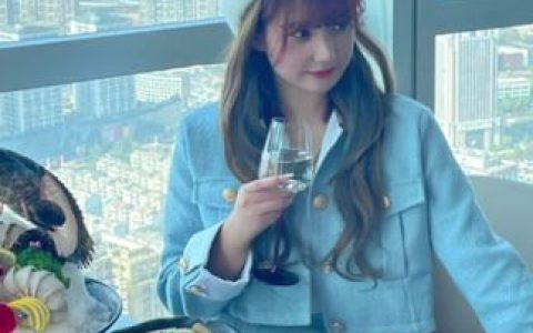 十万口草莓粥粥怎么了?粉丝们的疑问揭晓,深度探讨她的现状