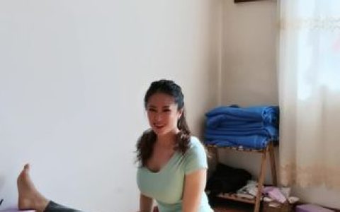 快手小阿姨霞旗袍热舞视频资源，古典美的魅力