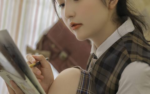 金迪-Vivian《高校女生》 – YiTuYu艺图语