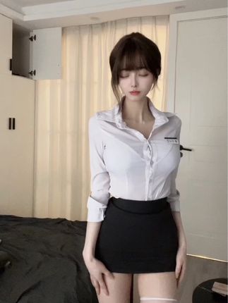 小马漫漫微密圈穿搭分享，她的时尚穿搭与个性展现