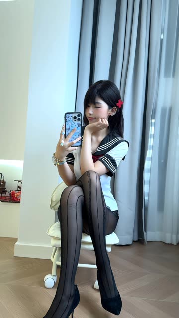 快手小语（碎觉觉）跳舞视频，她的舞蹈风格深度解析