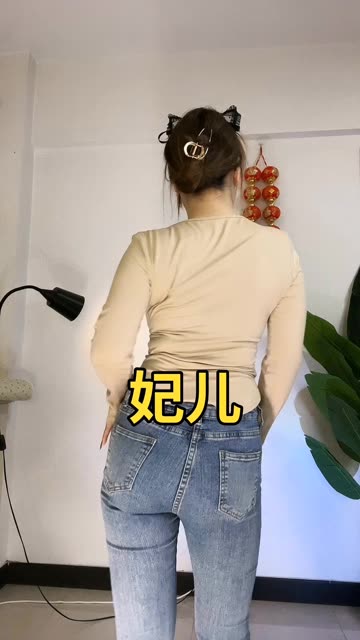 网易CC妃儿baby大幅度舞蹈视频回放，如何欣赏她的独特表现？