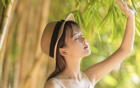 晓颖《光照进的地方》 – YiTuYu艺图语