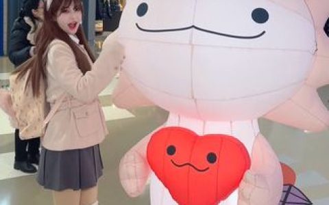 十万口草莓粥粥去哪直播了?UP主直播动向全面解析