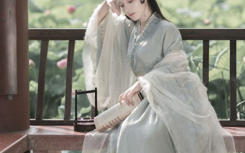 小昭《碧波·黛玉》 – YiTuYu艺图语