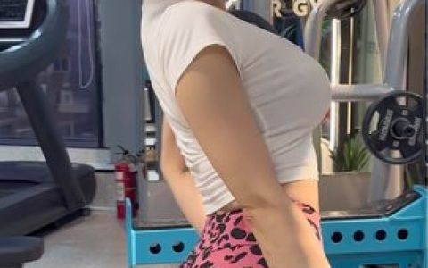 小玉吃果冻@微密圈微博网红合集,高清资源下载