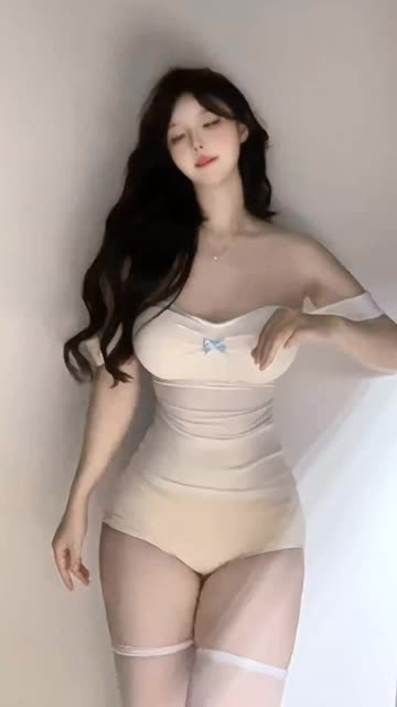 网易CC小吴同学的粉丝经济解析，她如何打破圈层壁垒？