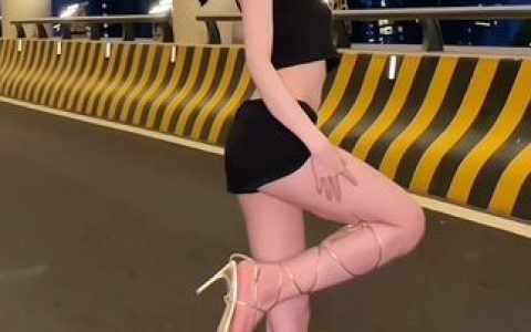 超高颜值博主美了个滢,微密珍藏图片资源大揭秘