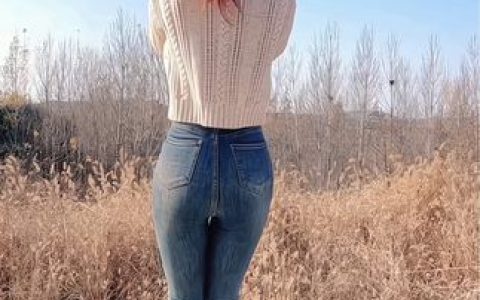 网易CC主播word小果丁字裤热舞,大胆造型引发粉丝热议