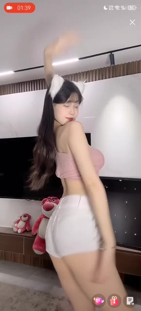 CC耶耶至尊版微博热议，她的热舞为何如此吸引人？