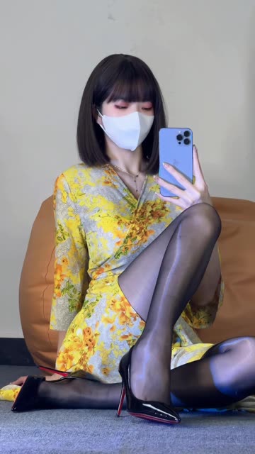 抖音白龙猫女微密圈红底极光造型大揭秘，白龙猫女最新微密圈造型，红底极光不容错过
