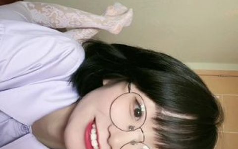 抖音博主王胜利微密圈图片资源,从鬼脸搞怪到迷人笑容的蜕变