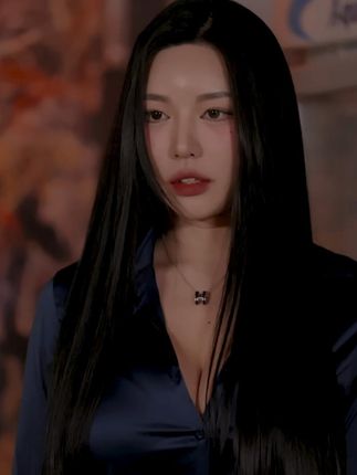 董顾冉写真集锦，她的性感风格一览