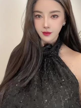 猪小七承认隆胸，猪小七隆胸传闻真相大揭秘