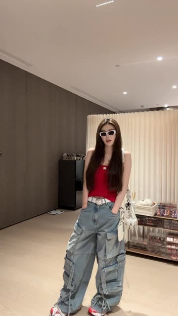 两小时主播洛幽幽直播秀，观众好评如潮的内容回顾