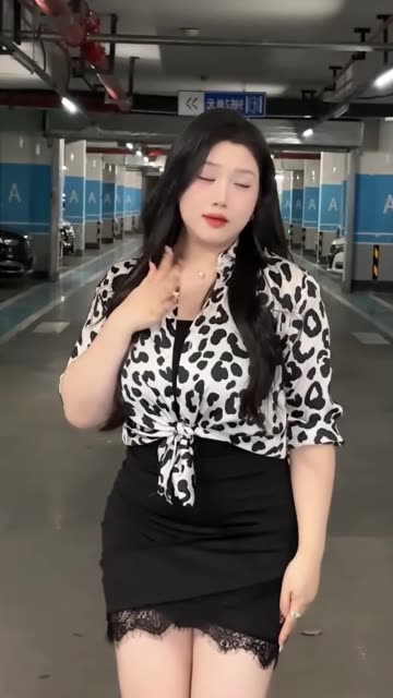 CC欣彤的舞蹈艺术探索舞蹈从艺术到表演的蜕变，欣彤舞蹈艺术的深度解析