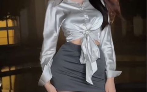 黑色蕾丝套装——美了个滢微密圈限时下载