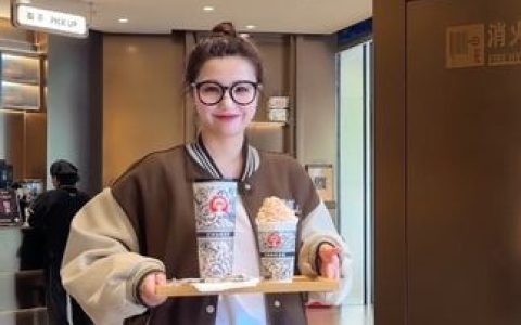 十万口草莓粥粥充电专属资源,免费获取她的独家作品