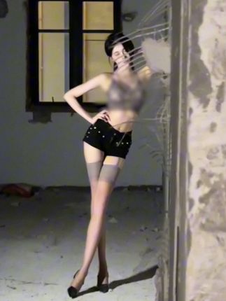 美了个滢的家乡背景和她的成名之路