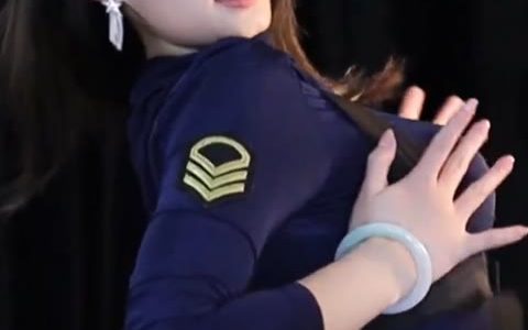 Bigo海外平台垚曦直播热舞剪辑,解锁她最火爆的舞蹈表演