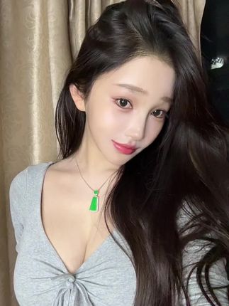 斗鱼小小酥表情包图片高清版，下载小小酥高清表情包并随时使用