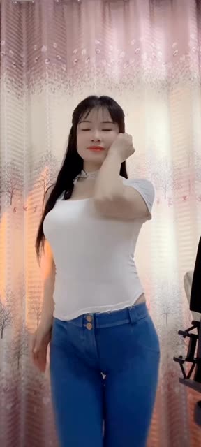 CC欣彤的舞蹈美学舞蹈与艺术的融合，欣彤舞蹈背后的艺术美学