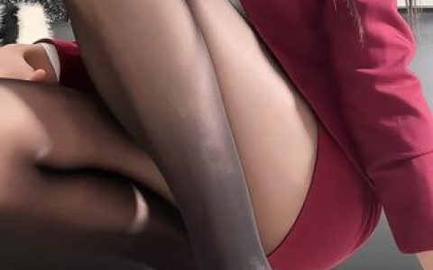 徐绾绾yyyy黑丝套装魅力再现,微密圈最受欢迎的写真合集