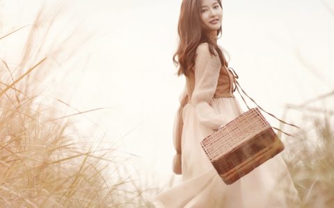 吕陈《独自旅行》 – YiTuYu艺图语