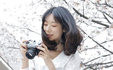 孟商一《白色花语》 – YiTuYu艺图语