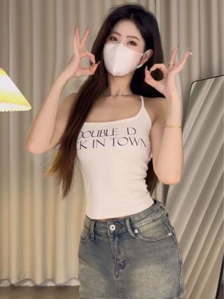 蓝云小园双视角舞蹈视频，多角度欣赏她的表演