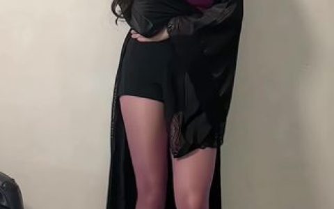 为什么保守的妻子突然迷上了练瑜伽?探究背后的原因,微密圈付费内容评价