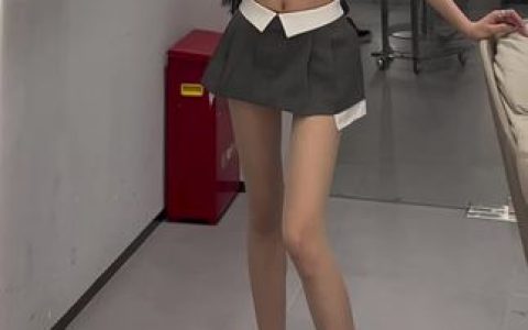 黎允熙baby灰色后妈裙火了,靓丽美腿作品赏析