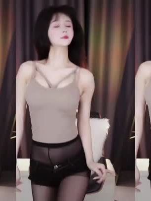 cc丸子超凶的舞蹈视频合集，如何找到她的经典热舞？