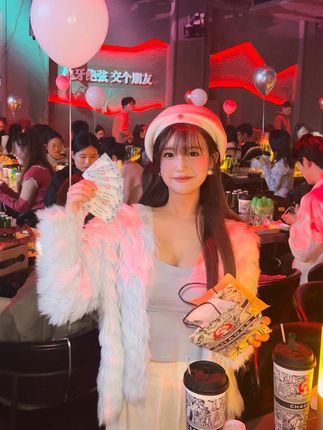 网络红人志_十万口草莓粥粥合集，她的成名与作品故事