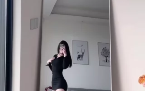 保守的妻子迷上瑜伽背后故事,微密圈网红的新爱好揭秘