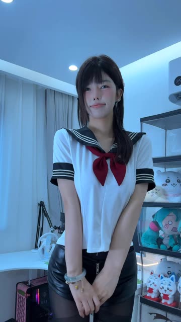 快手小语（碎觉觉）跳舞视频，她的舞蹈风格深度解析