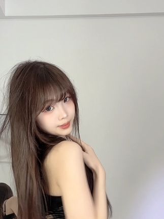 快手男王直播最新动态，她的舞蹈风格为何备受追捧？