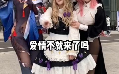 于芷晴觅圈新图,紫色比基尼将性感与神秘相融合