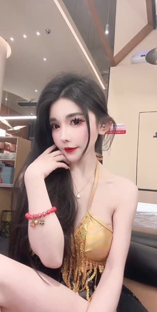 快手主播雪儿baby定制服务推荐，如何拥有她的专属作品？